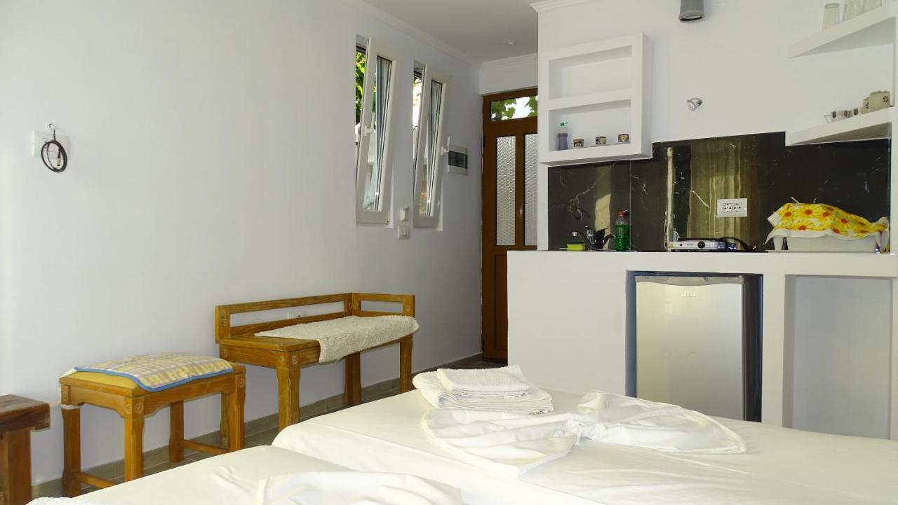 Petro'S Apartments Ksamil Eksteriør billede