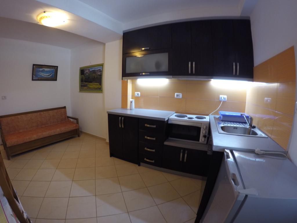 Petro'S Apartments Ksamil Eksteriør billede